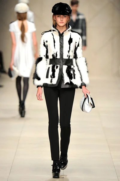 Look 50